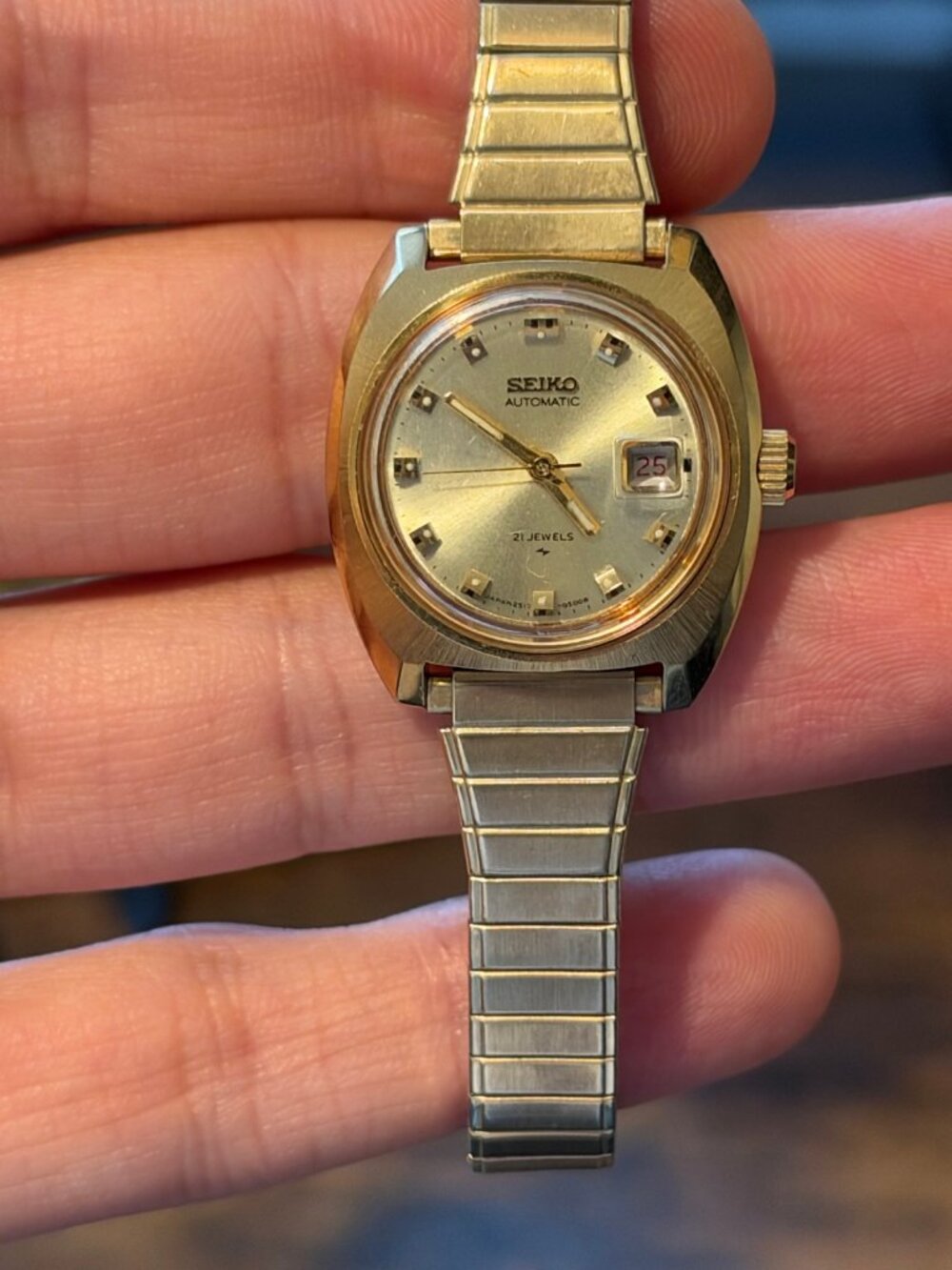 Seiko Sea Lion Automatic 21 Jewels Ladies Gold Tone Champagne Dial 2517-0360